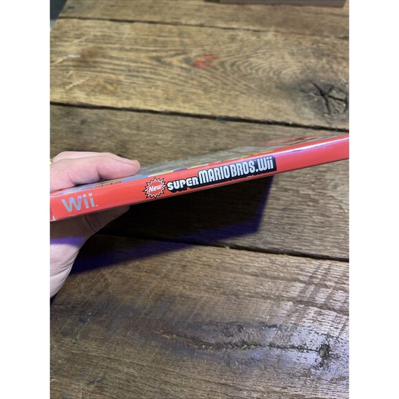 New Super Mario Bros. Wii (Nintendo Wii, 2009) CIB - Picture 3 of 8